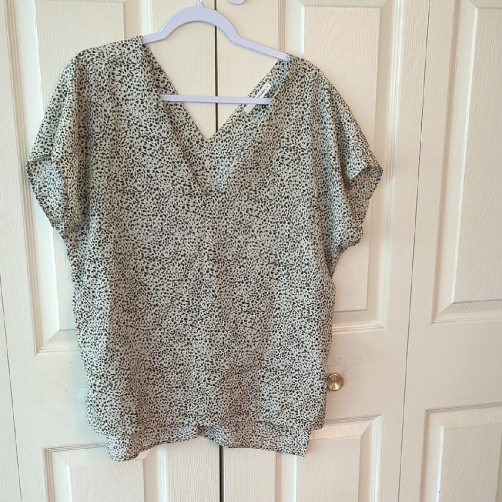 Caramel Monochrome Speckled V-Neck Blouse
